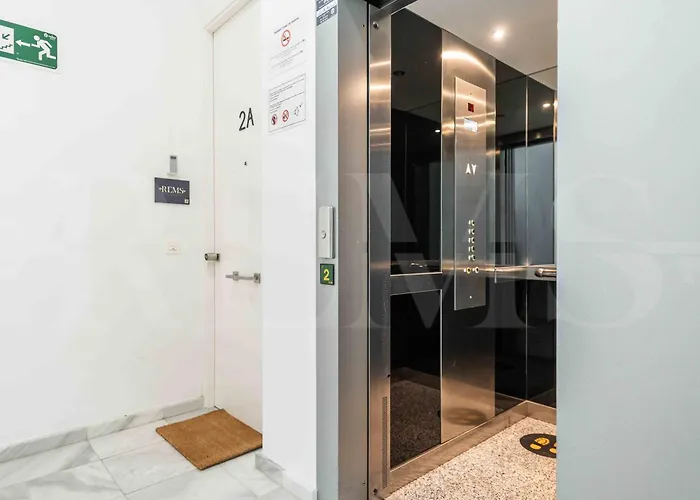 Inviting Apartment In Historic Center By Rems